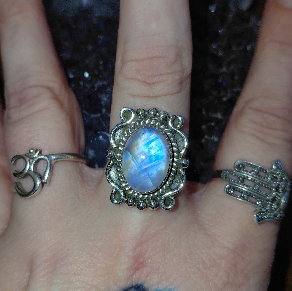Sterling Silver Moonstone Vintage Style Statement Ring - Picture 6 of 15